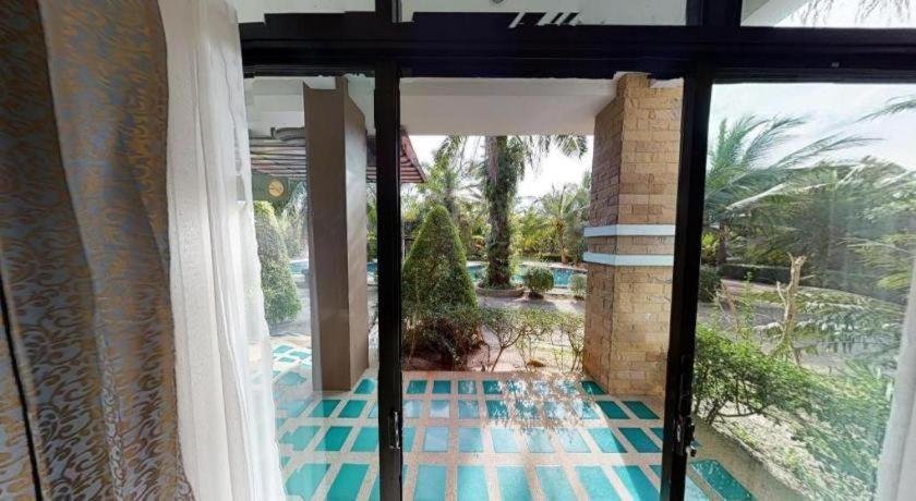 Nattha Waree Hot Spring Resort And Spa Ban Nua Khlong Exterior photo