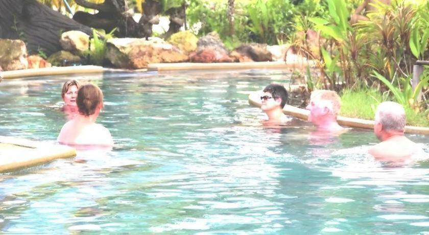 Nattha Waree Hot Spring Resort And Spa Ban Nua Khlong Exterior photo
