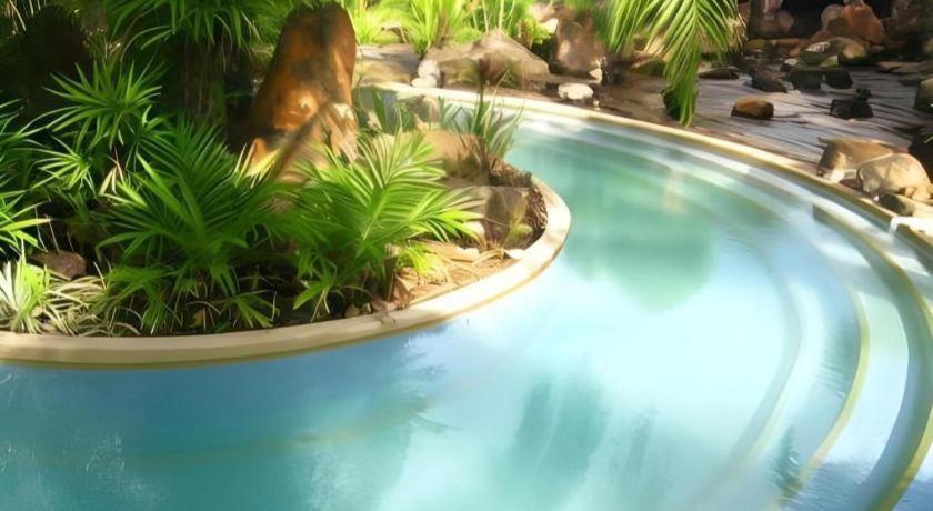 Nattha Waree Hot Spring Resort And Spa Ban Nua Khlong Exterior photo