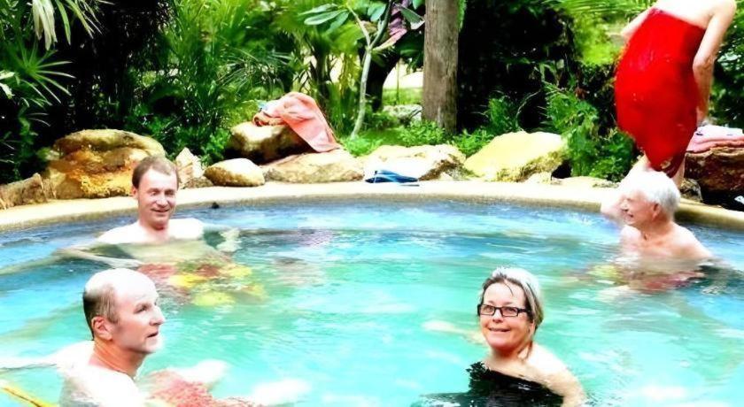 Nattha Waree Hot Spring Resort And Spa Ban Nua Khlong Exterior photo
